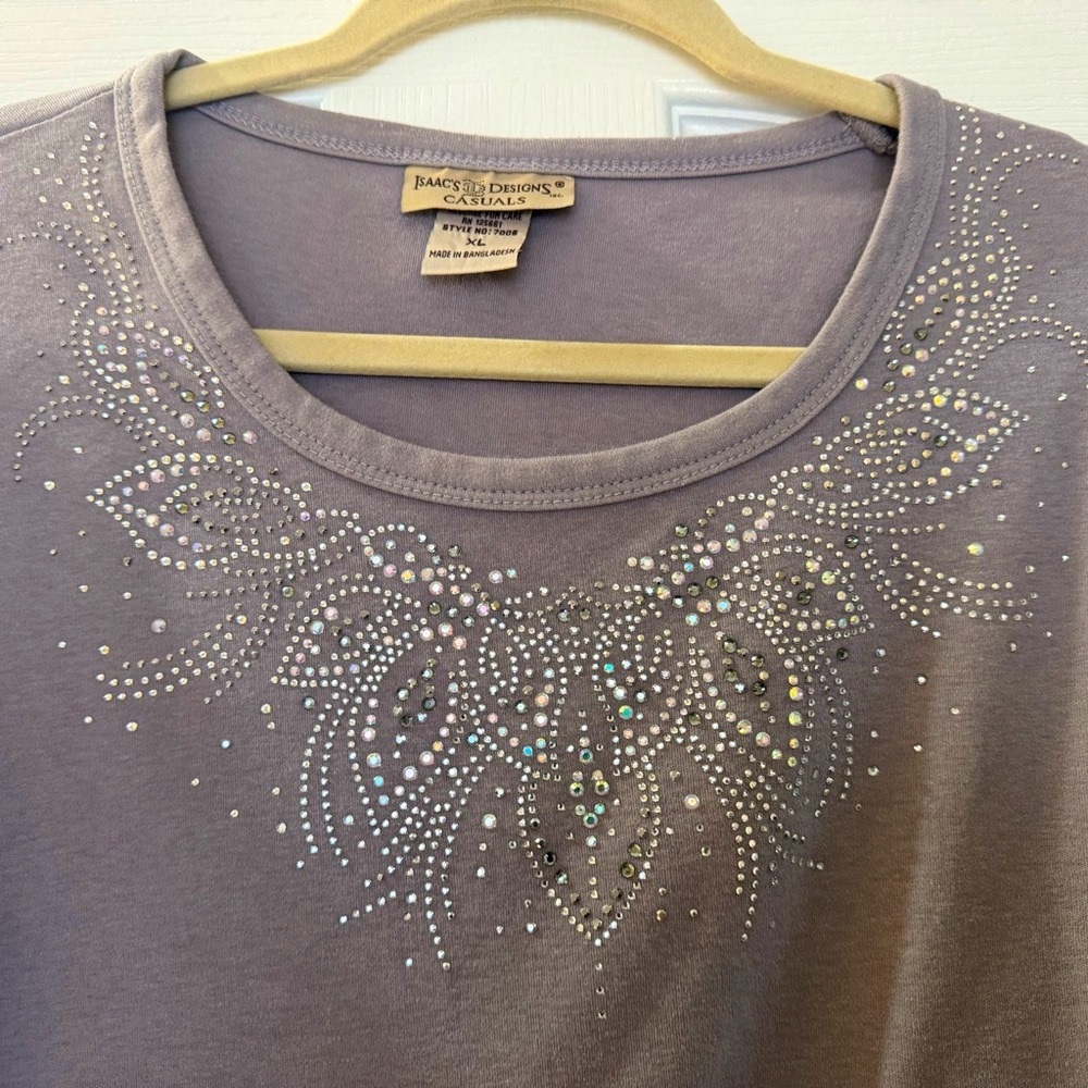 ✨ Isaac’s Designs Women’s Gray Embellished Top XL✨